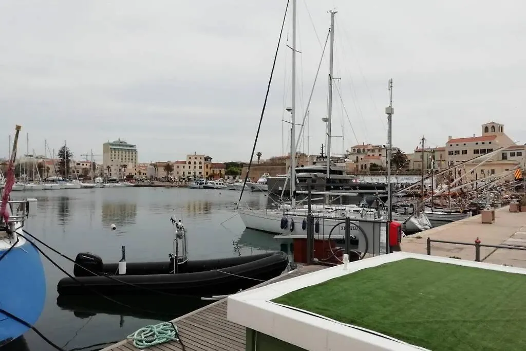 Sardinia Houseboat Ad Alghero Otel 0*,