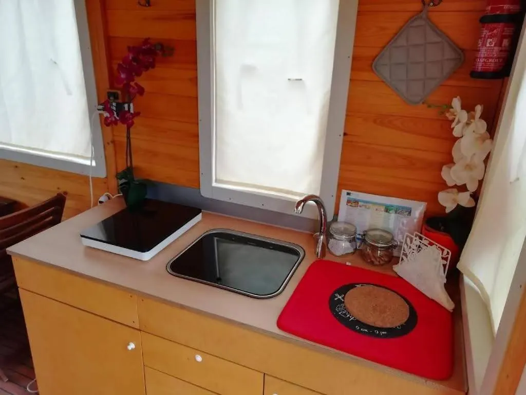 Sardinia Houseboat Ad Alghero酒店
