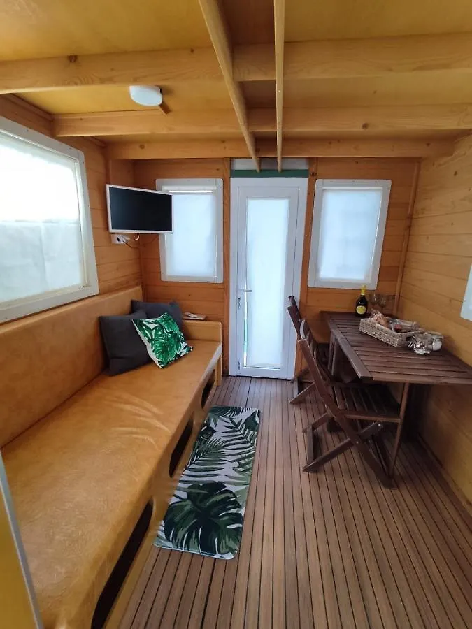 Sardinia Houseboat Ad Alghero酒店 阿尔盖罗